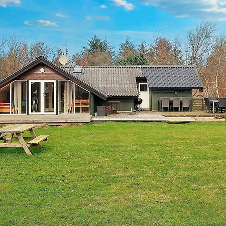 Holiday home Three-bedroom In Fjerritslev 26